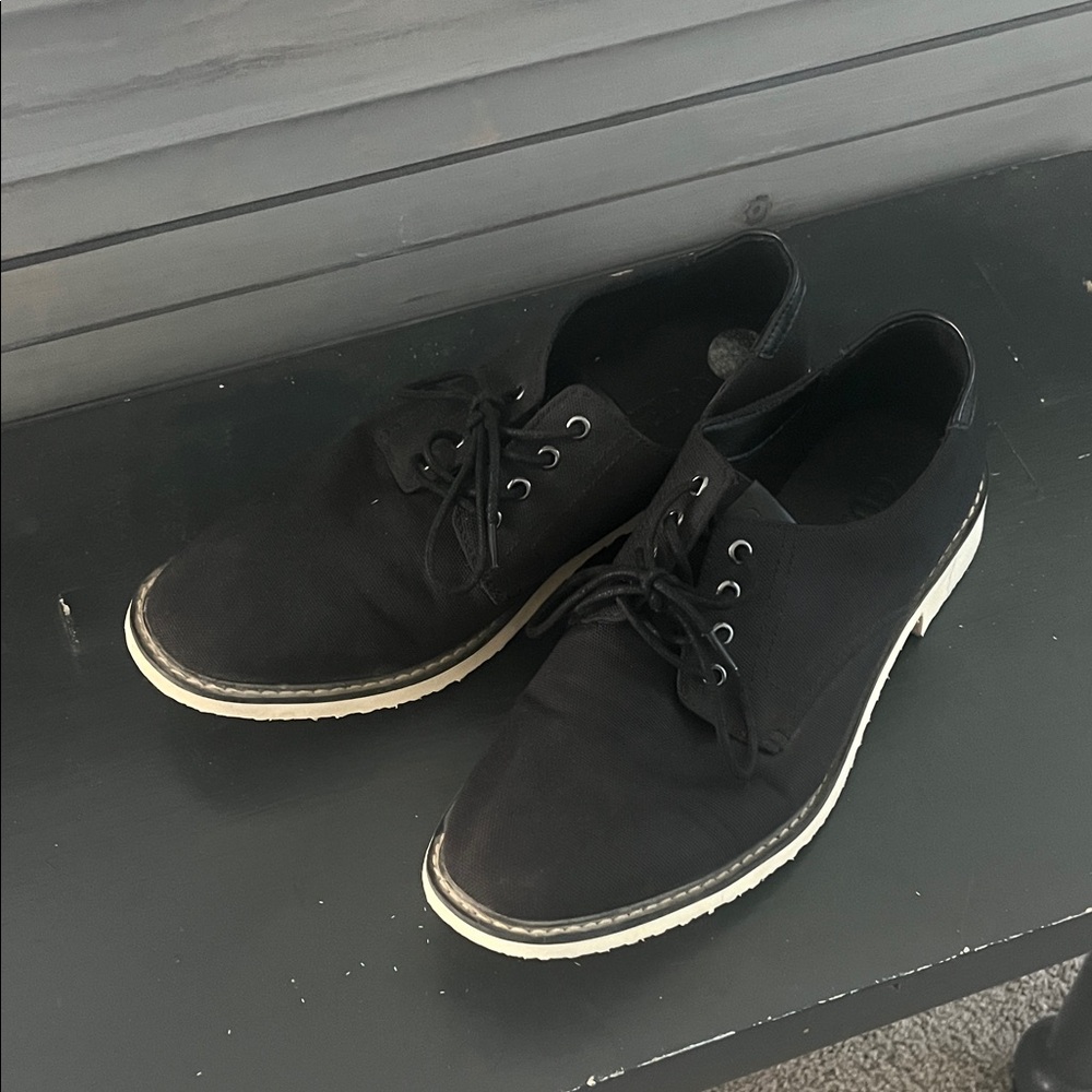 Guess Black Men's Oxfords with White Sole